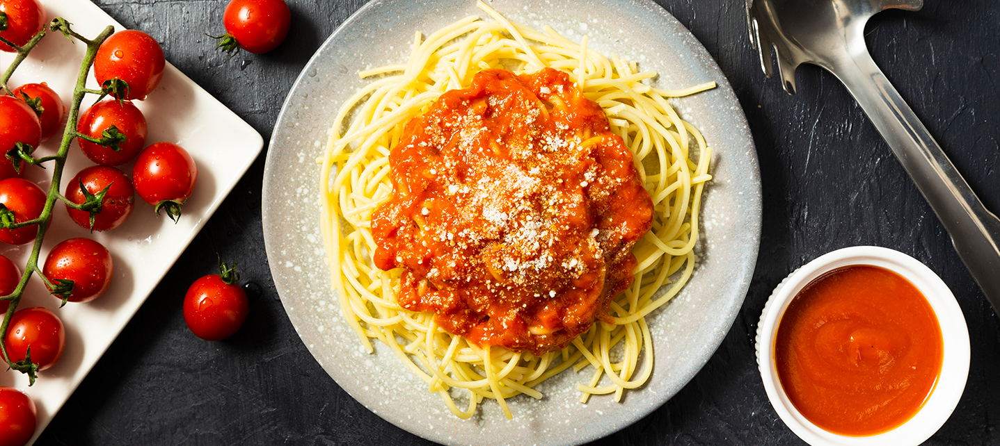 image large plat de pates sauce tomate